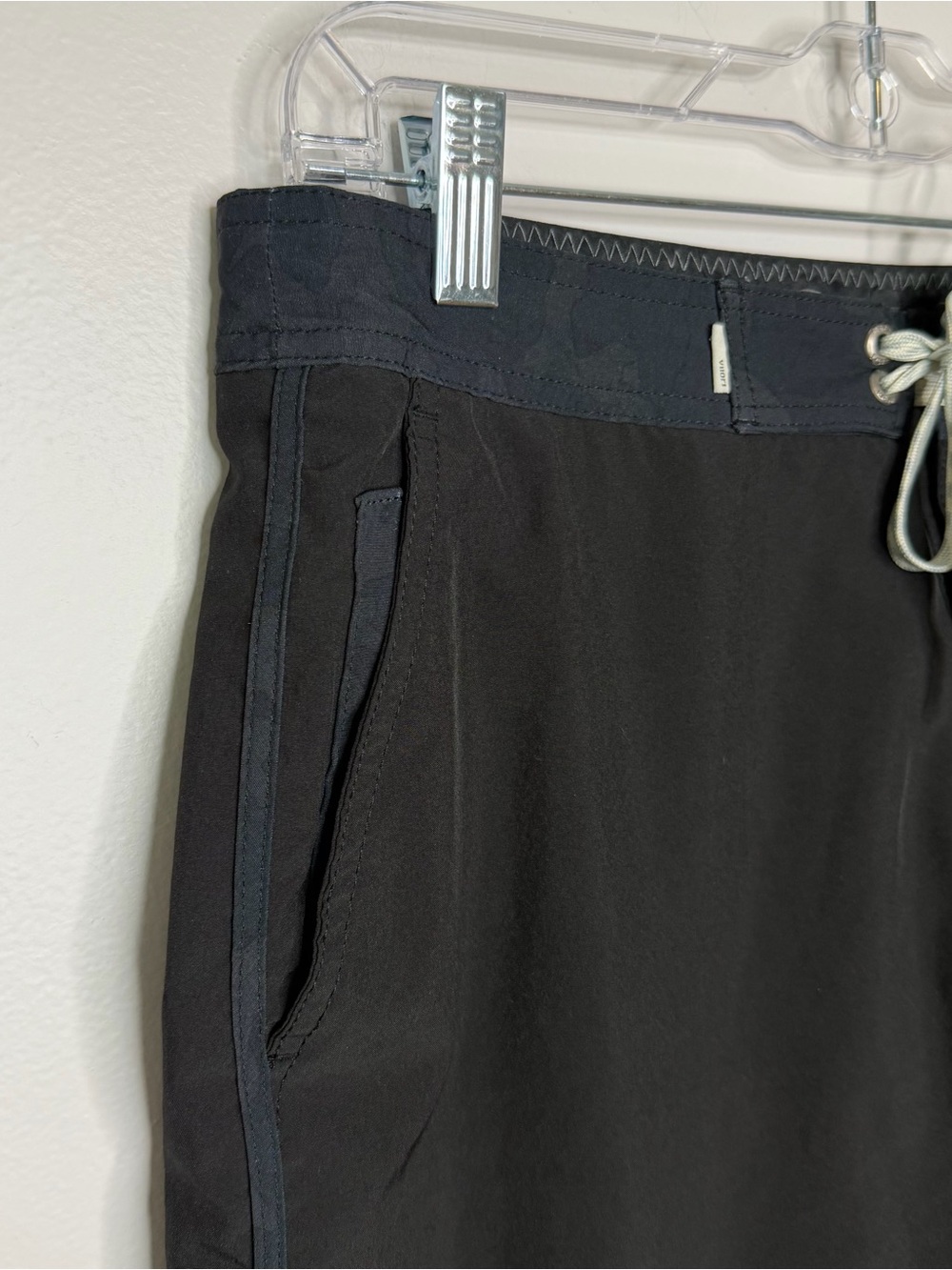 Vuori Cruise Boardshort 7” Black Men’s 32 - Picture 9 of 13